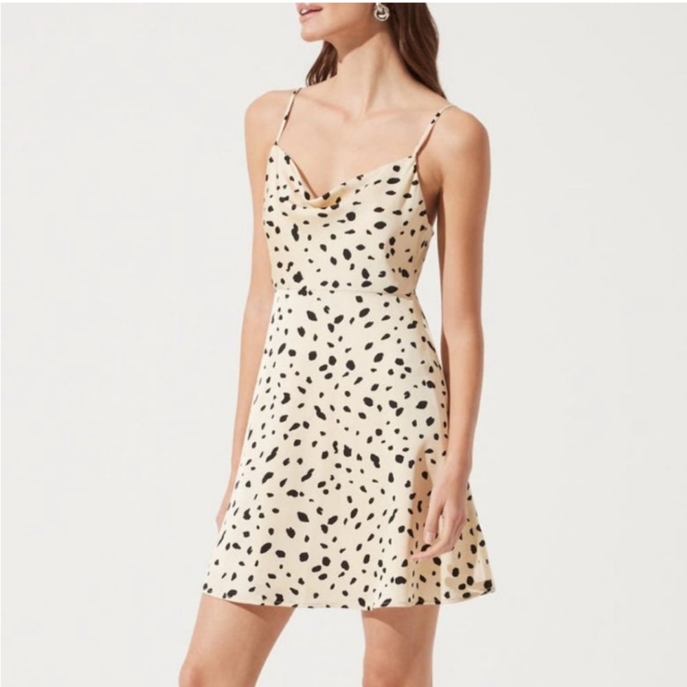ASTR The Label Dress Size M Cowl‎ Slip Mini Cream Animal Print